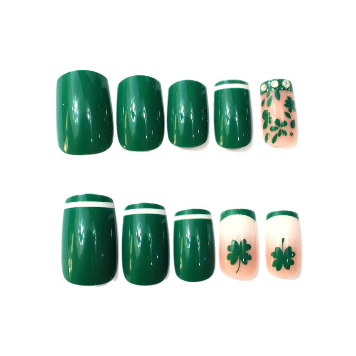 Festliche Shamrock-Nagelkunstverlängerungen Karnz