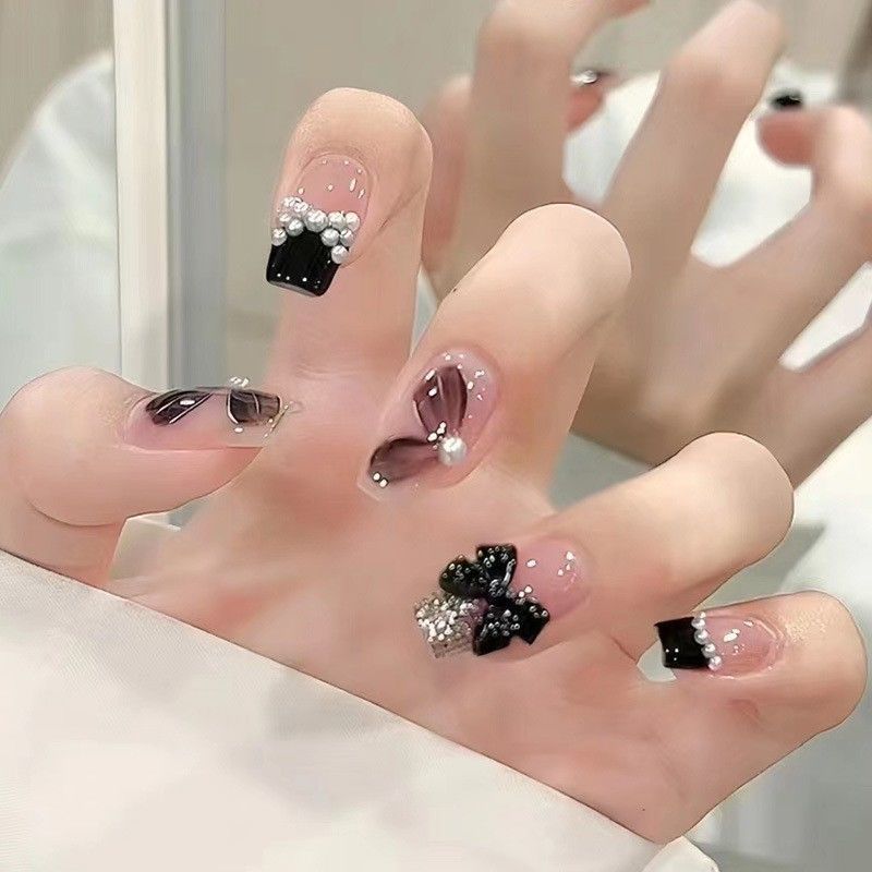 Dekorativer Nagelkunst Set Karnz