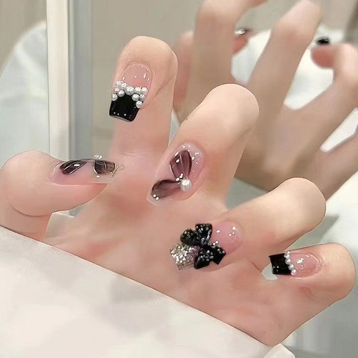 Dekorativer Nagelkunst Set Karnz