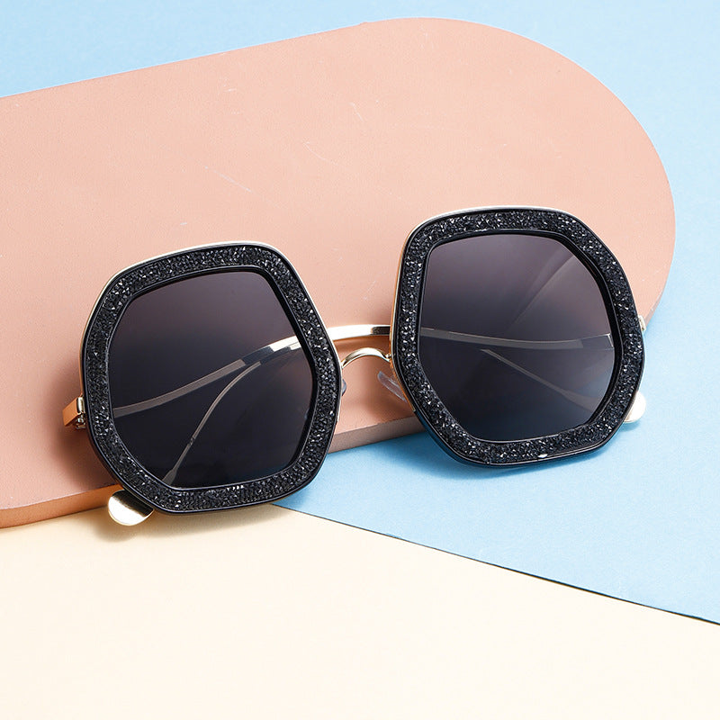 Damen geometrische Sonnenbrille mit luxuriösem Rahmen Karnz