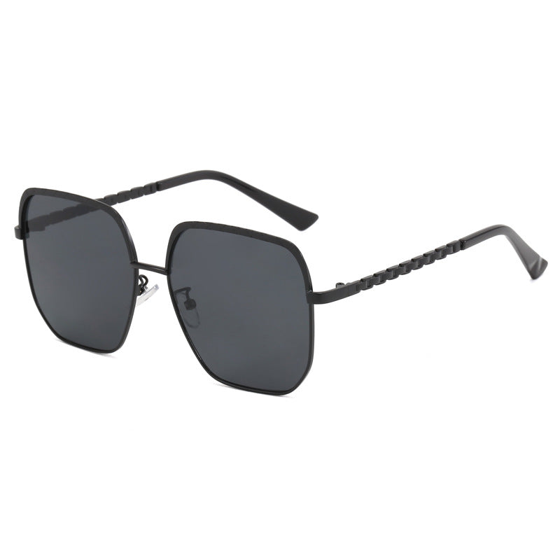Damen modische Sonnenbrille mit quadratischem Rahmen und stilvollen Details Karnz