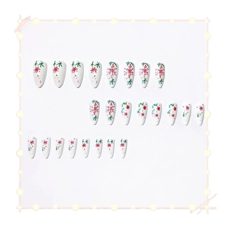 Kreative Nagelkunst mit festlichem Schneeflocken-Design Karnz