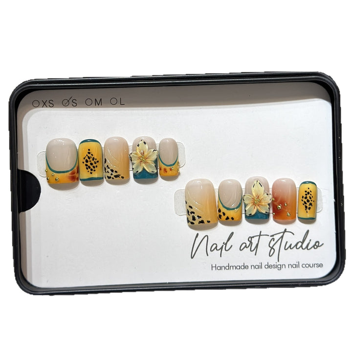 Blumenmotiv Press-On Nagelkunst Set Karnz