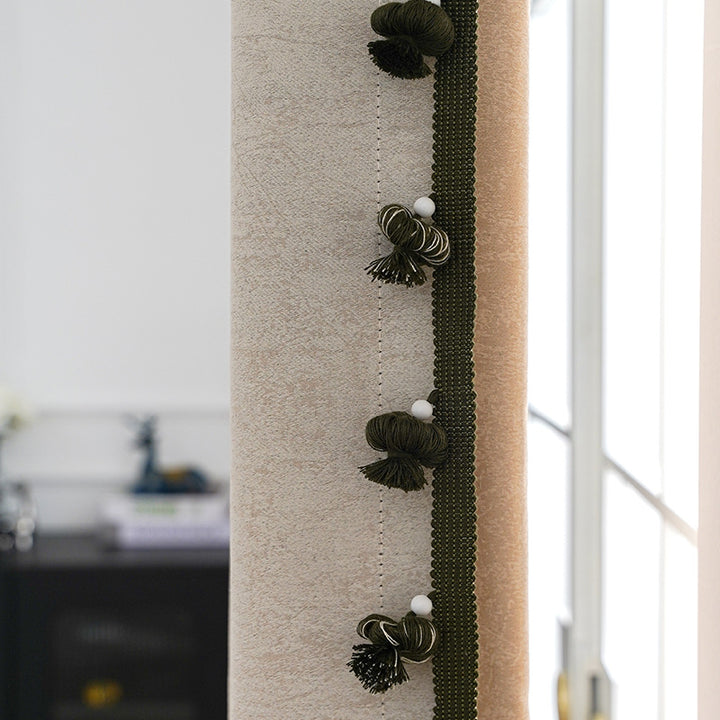 Dekorative Vorhangborte mit Pompons Karnz