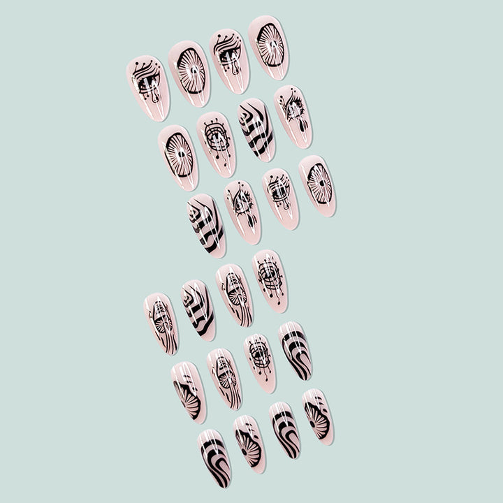 Kunstvolle Nagelstylings Karnz