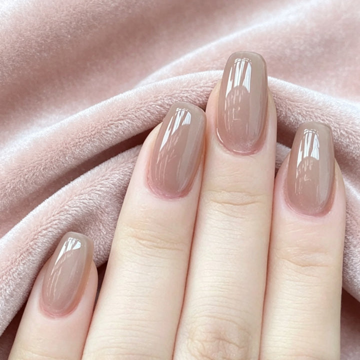 Glänzendes neutrales Press-On-Nagelset Karnz