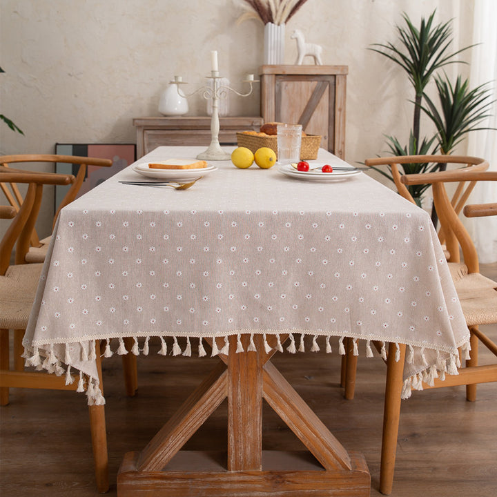 Elegante Tischdecke mit Quastenbesatz