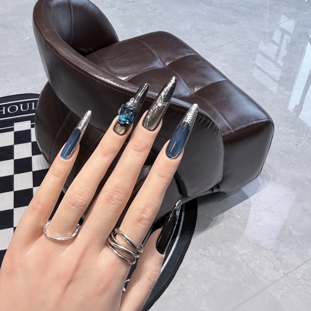 Stiletto Nagelkunst Set mit Galaktischem Design Karnz