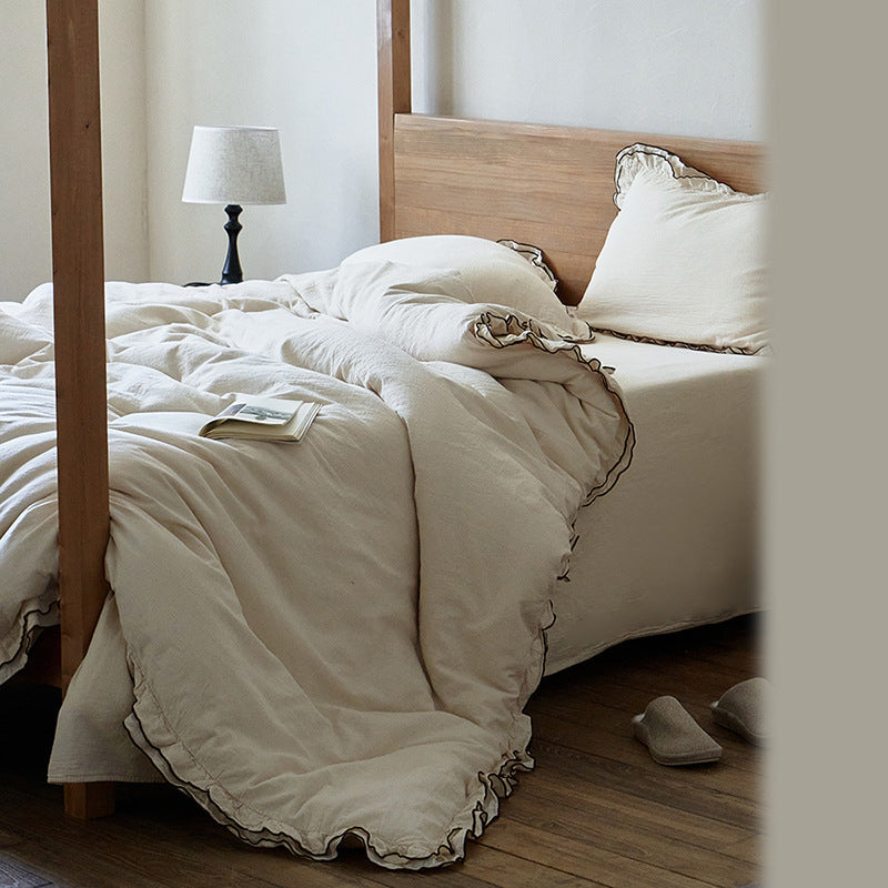 Leinen-Baumwoll-Bettwäsche-Set mit Rüschenrand und Wohndecke