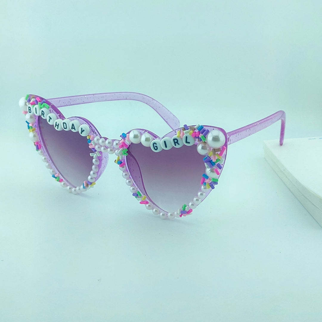 Damen Herzförmige Sonnenbrille mit außergewöhnlichem Dekor Karnz