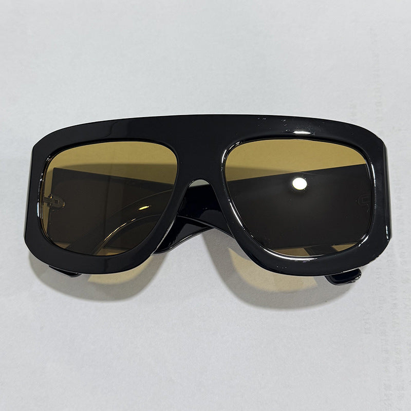 Damen modische oversized Sonnenbrille mit breitem Rahmen und schützendem UV-Filter Karnz