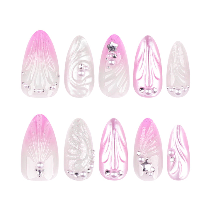 Künstliche Nagelkunst mit elegantem Swirl-Design und Perlenverzierungen Karnz