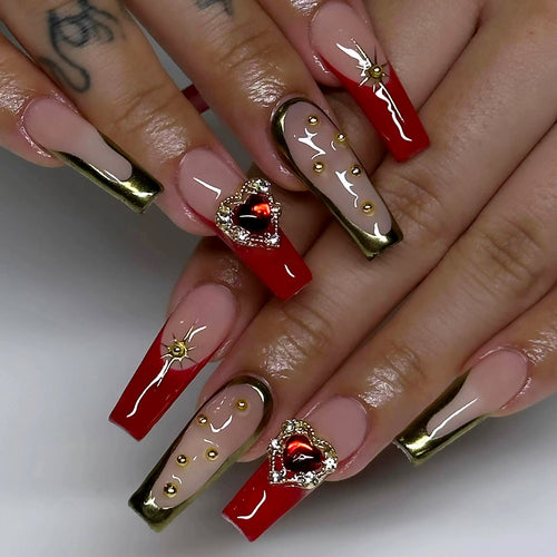 Exquisite Kunstnägel mit Herz-Design und Glitzer-Elementen Karnz