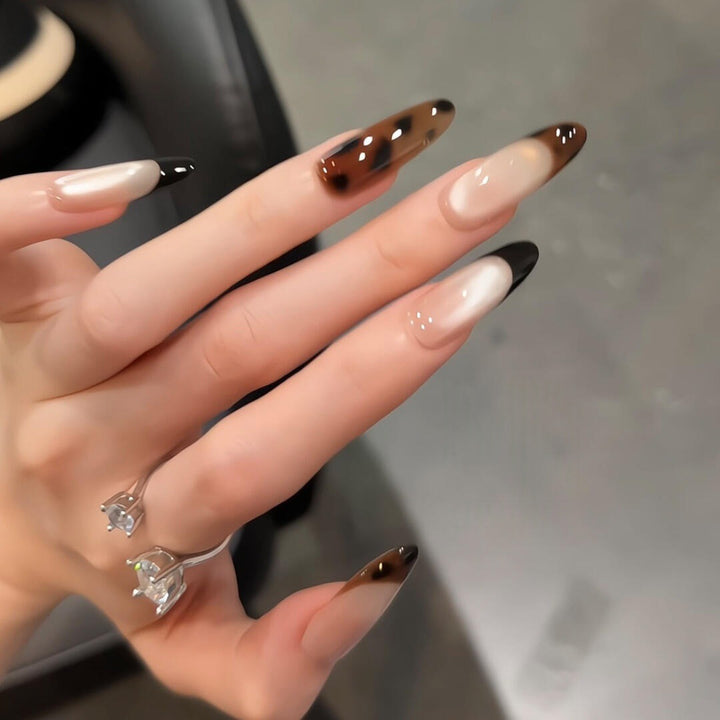 Exklusive Kunstnagelspitzen mit Elegantem Farbverlauf Karnz