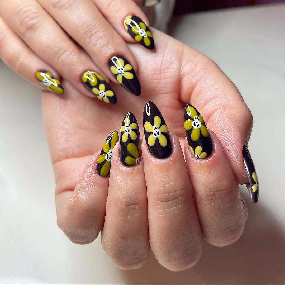 Blumenmuster Nagelkunst