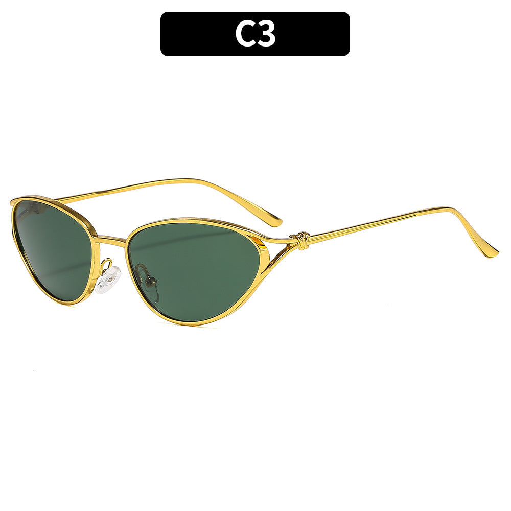 Elegante Cat-Eye-Sonnenbrille mit hochwertigen Metallakzenten