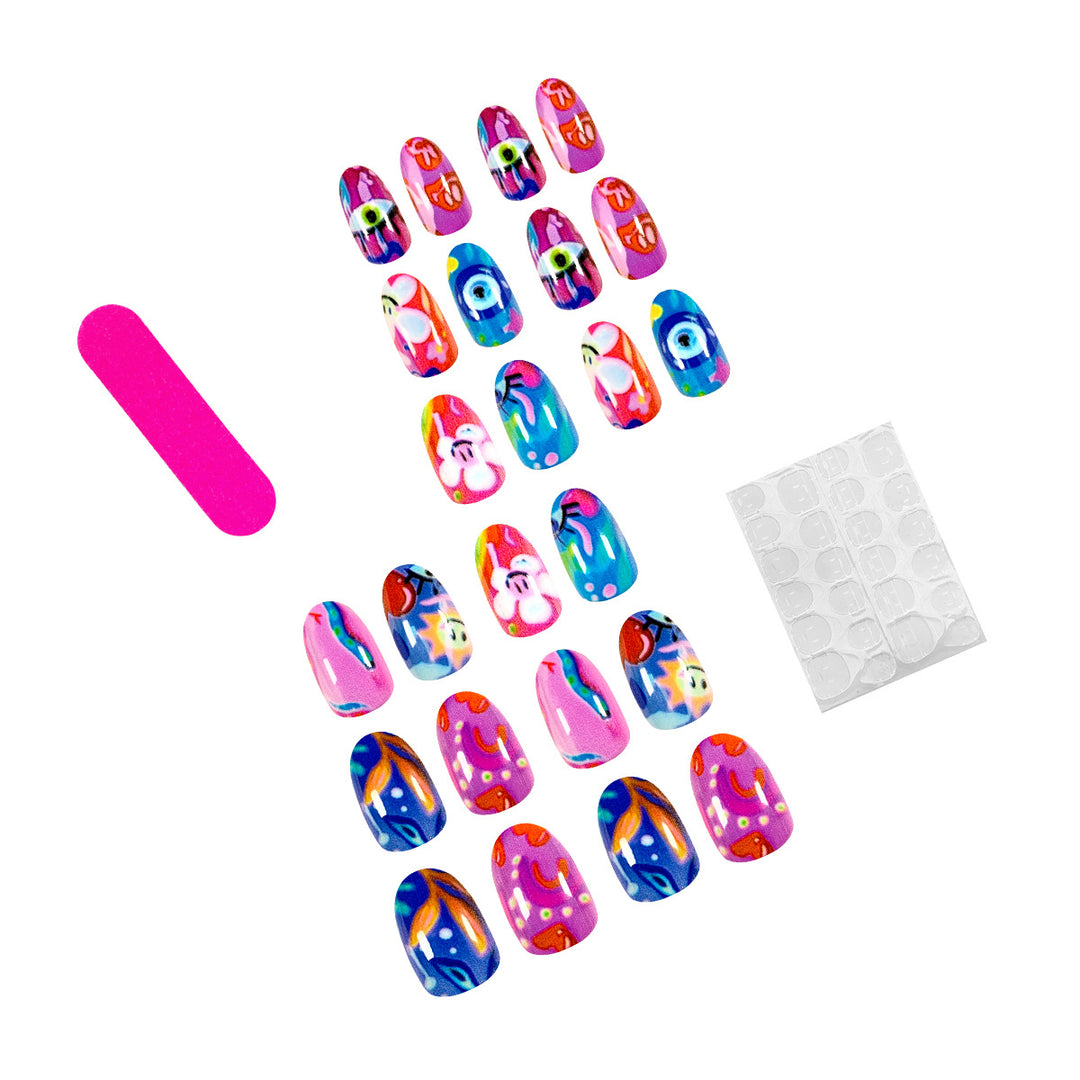 Kreative und bunte Nagelkunst Karnz
