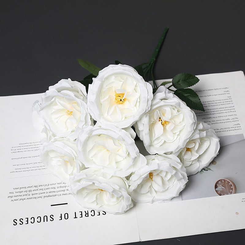 Dekorativer künstlicher Blumenstrauß für die Heimdekoration