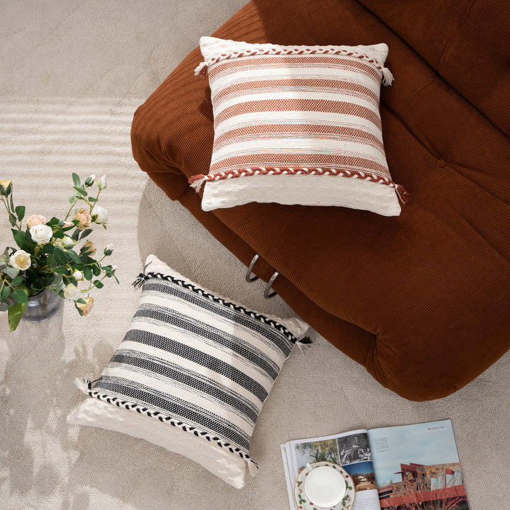 Rechteckiges Boho-Lumbar-Kissen mit geflochtenen Bändern und Quasten