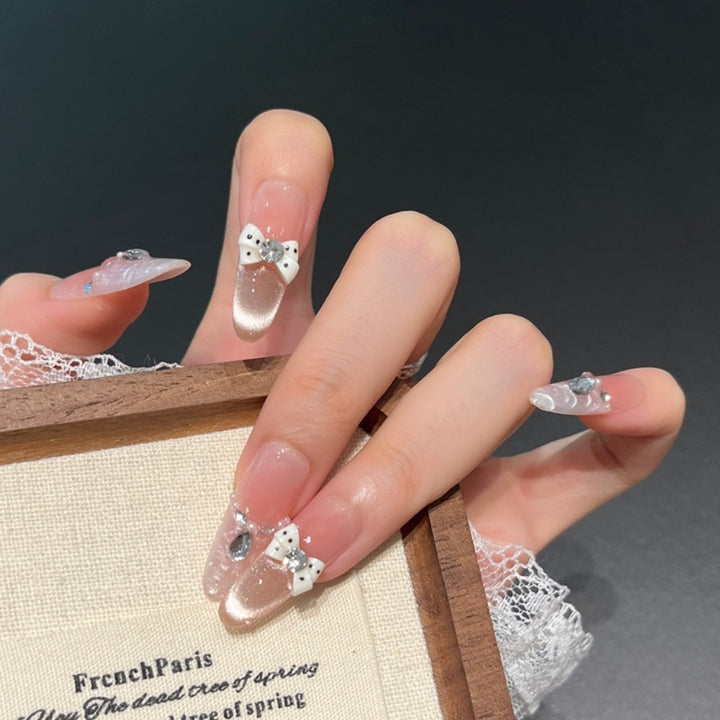 Elegantes Nagelkunstdesign Karnz