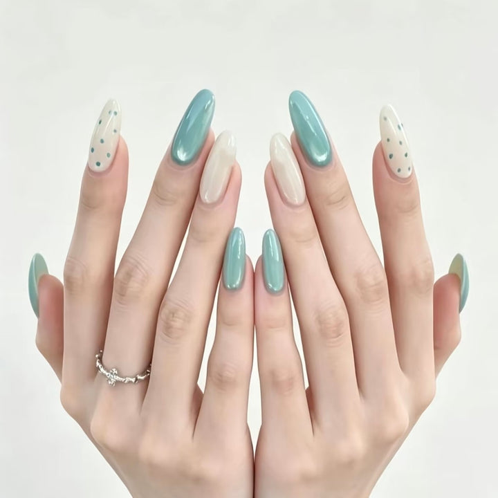 Glamouröse Gel-Nagelkunstverlängerungen Karnz