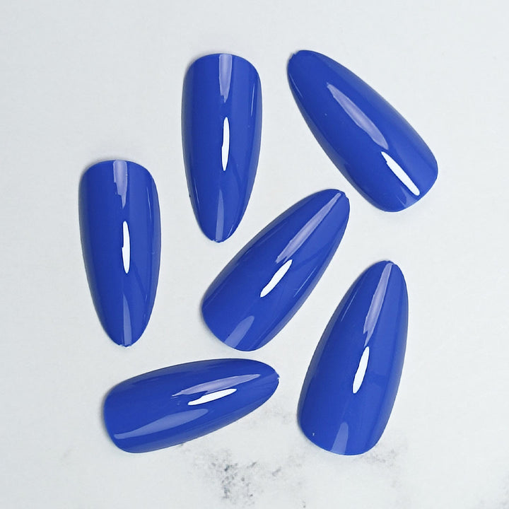 Skulptierte Press-On Nagelspitzen Karnz