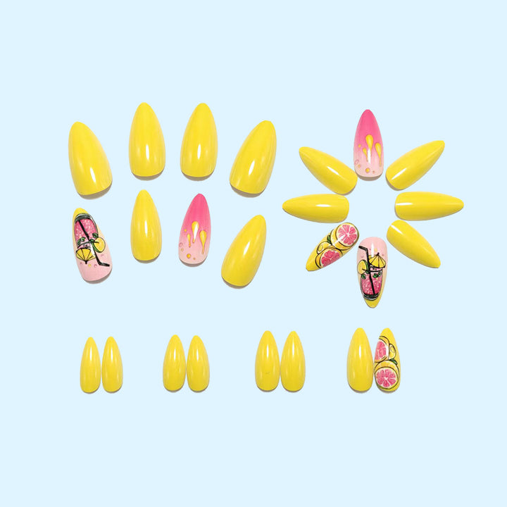 Kreatives Kunstnageldesign mit Fruchtmotiven Karnz