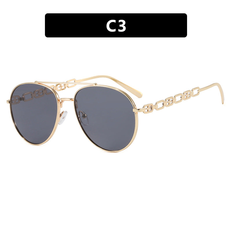 Damen auffällige Sonnenbrille mit luxuriösem Kettendetail und polarisierten Gläsern Karnz