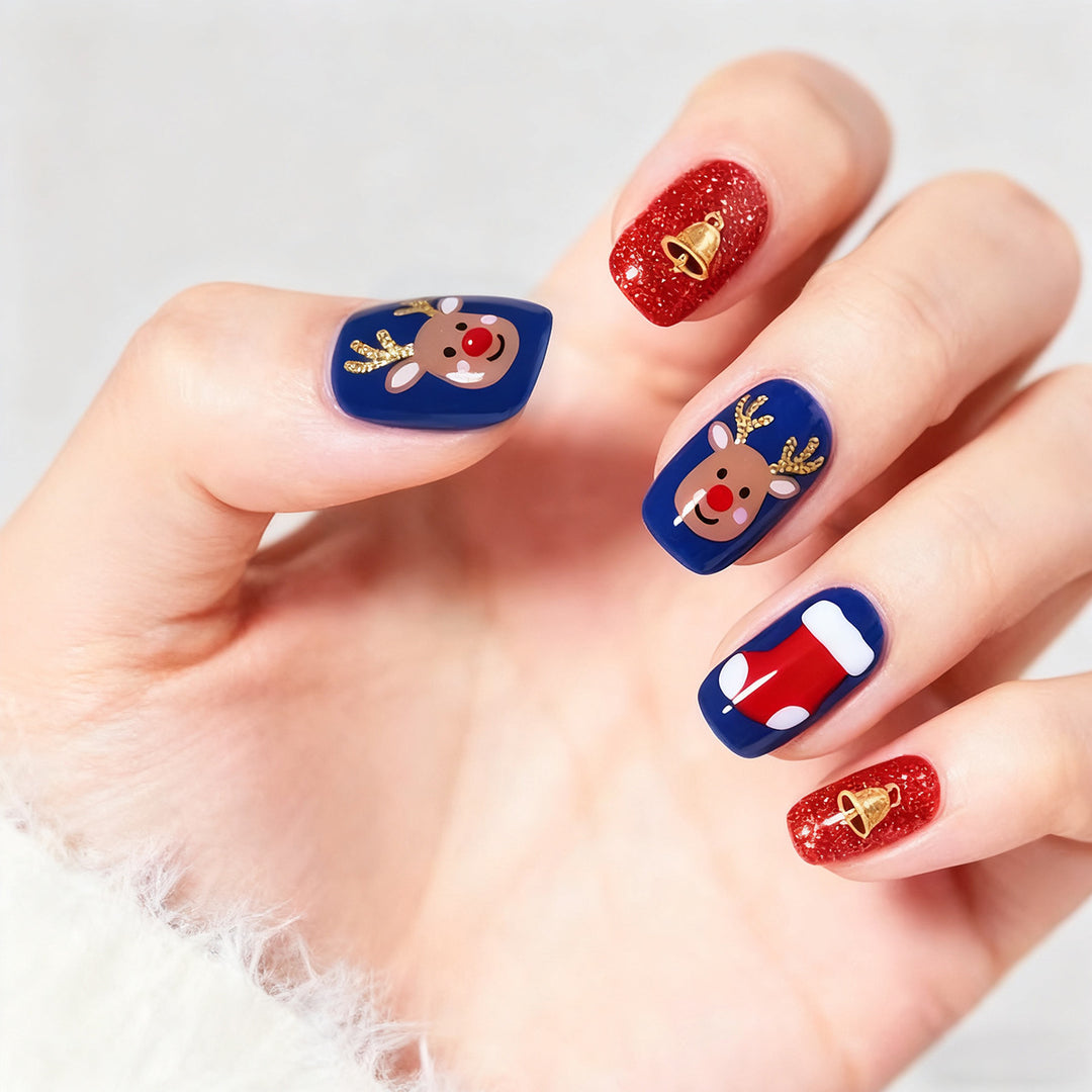 Festliche Kunstnägel mit Weihnachtsdesign Karnz