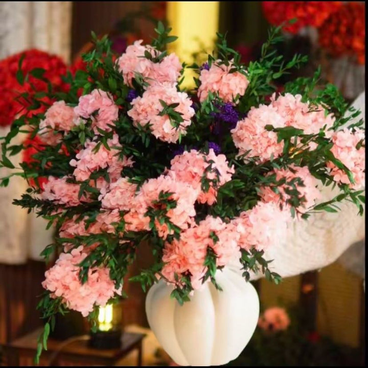 Lebensechte Blumenarrangement Tischschmuck