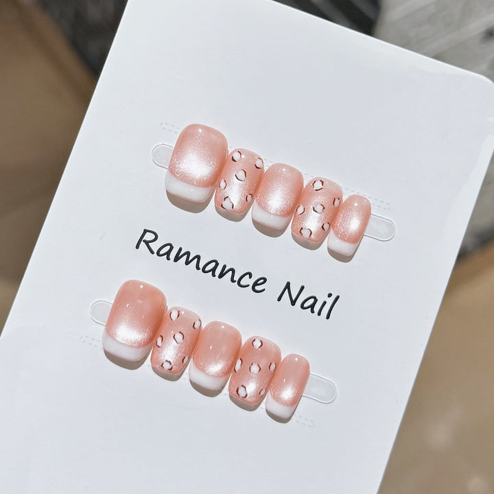 Elegantes Press-On Nagelkunst Set Karnz