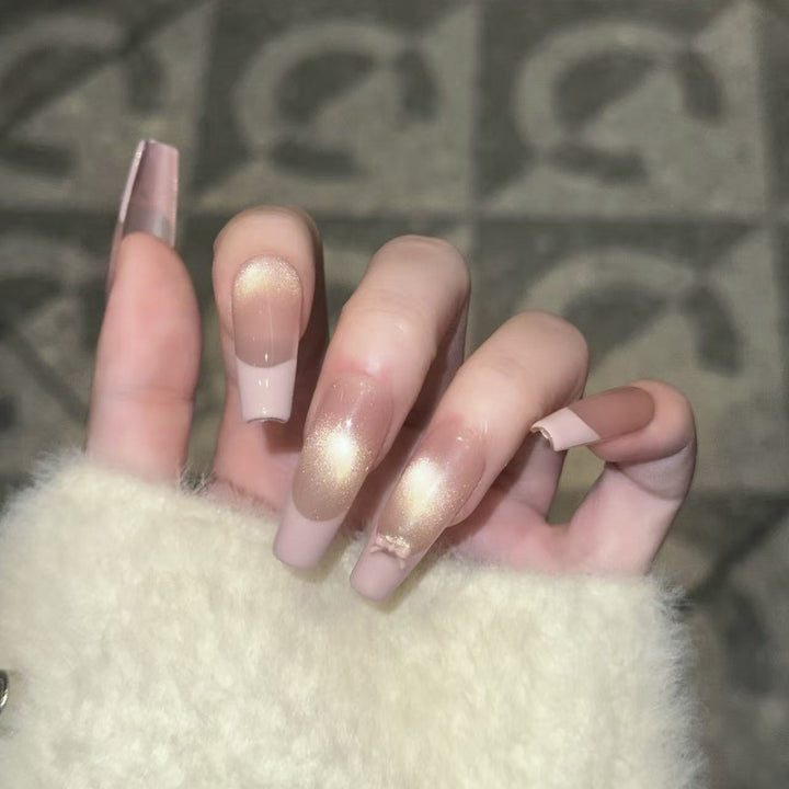 Wiederverwendbares Press-On-Nagelset mit eleganten Schleifenakzenten Karnz