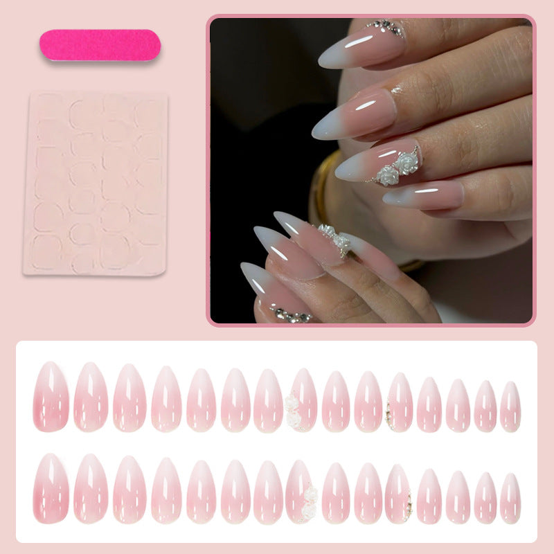 Kunstnagelset mit eleganten Rosenverzierungen Karnz