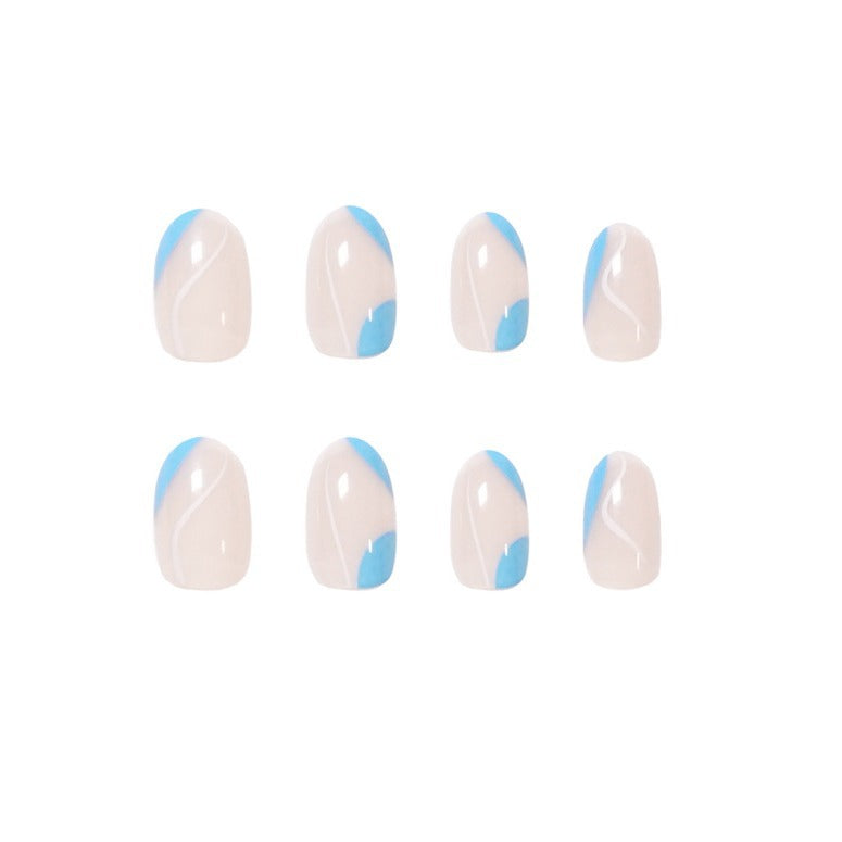 Trendige Nagelkunst mit modernem Wellenmuster Karnz