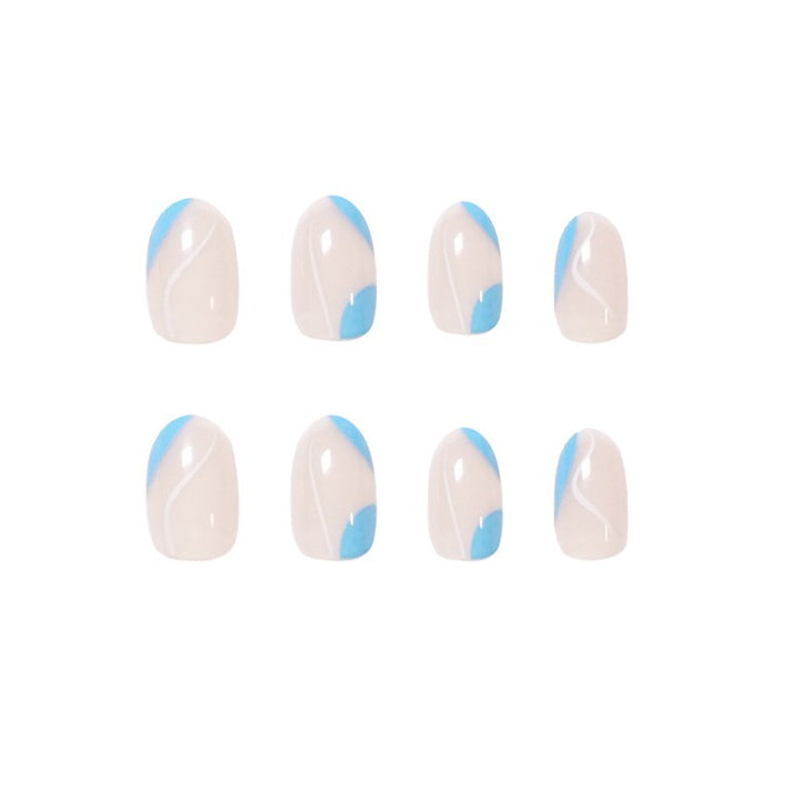 Trendige Nagelkunst mit modernem Wellenmuster Karnz
