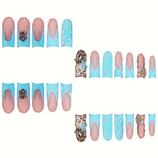 Dekoratives Press-On Nagelkunst Set Karnz