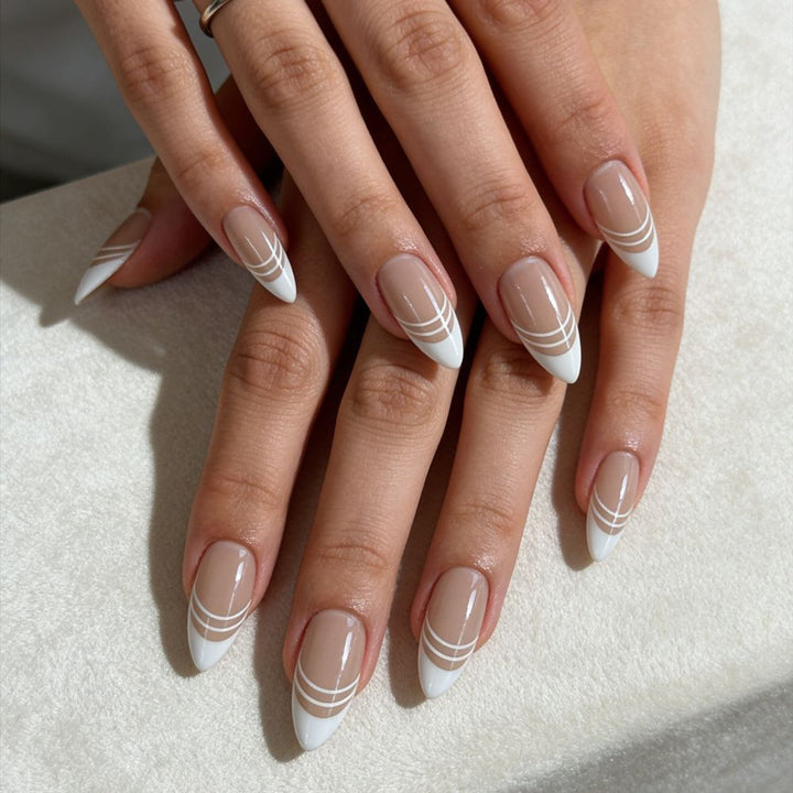 Elegantes langlebiges Press-On-Nageldesign