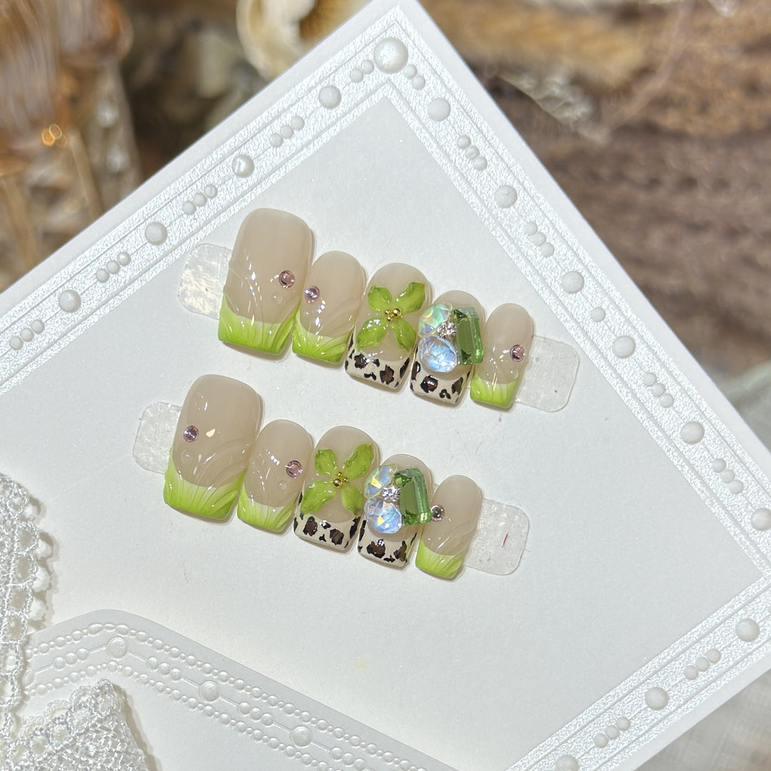 Florales Press-On Nail Set Karnz