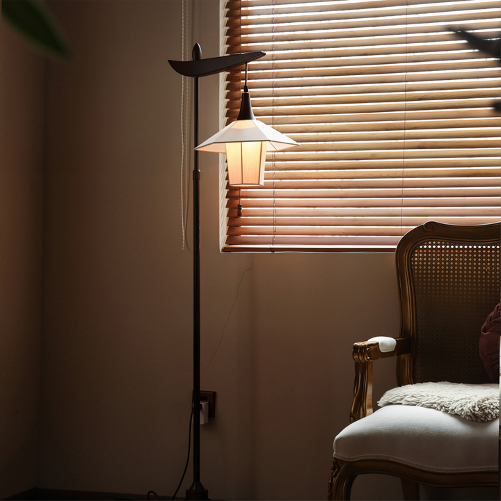 Vintage-inspirierte Stehlampe