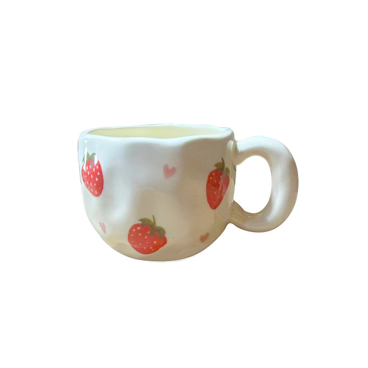 Keramik-Tasse mit handbemaltem Tulpenmuster und organischer Form