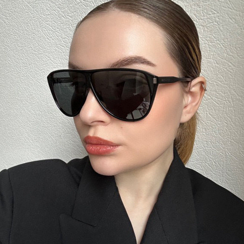 Damen moderne Cat-Eye Sonnenbrille mit schützendem UV-Filter und stilvollem Rahmen Karnz