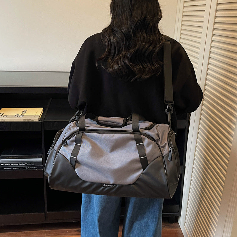 Vielseitige Reisetasche mit mehreren Fächern Karnz