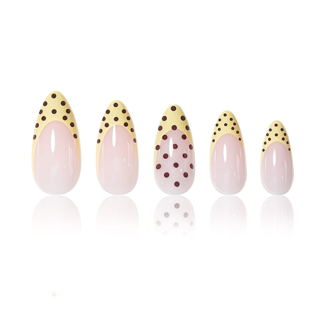Elegante French Tip Nagelverstärkungen mit Tupfenmuster Karnz