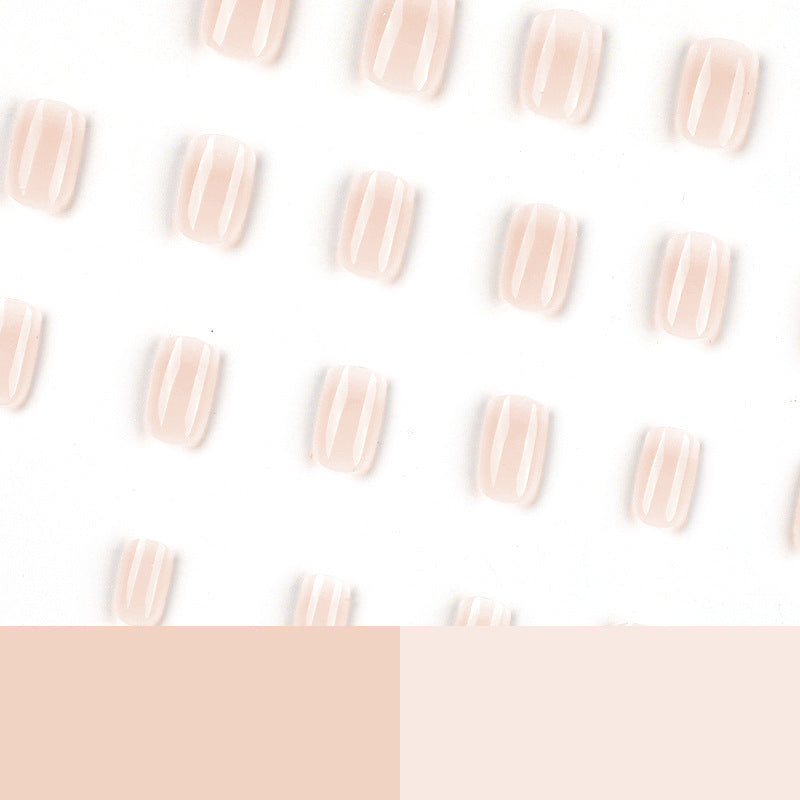 Elegante Nagelkunst im natürlichen Ombre-Stil Karnz