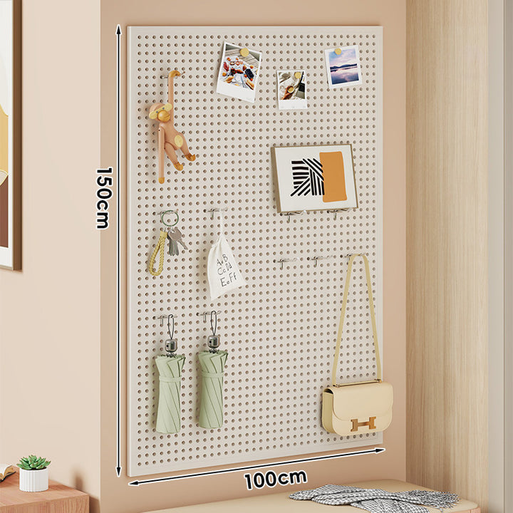 Wandmontiertes Lochplatten-Organisationspaneel mit modularen Haken