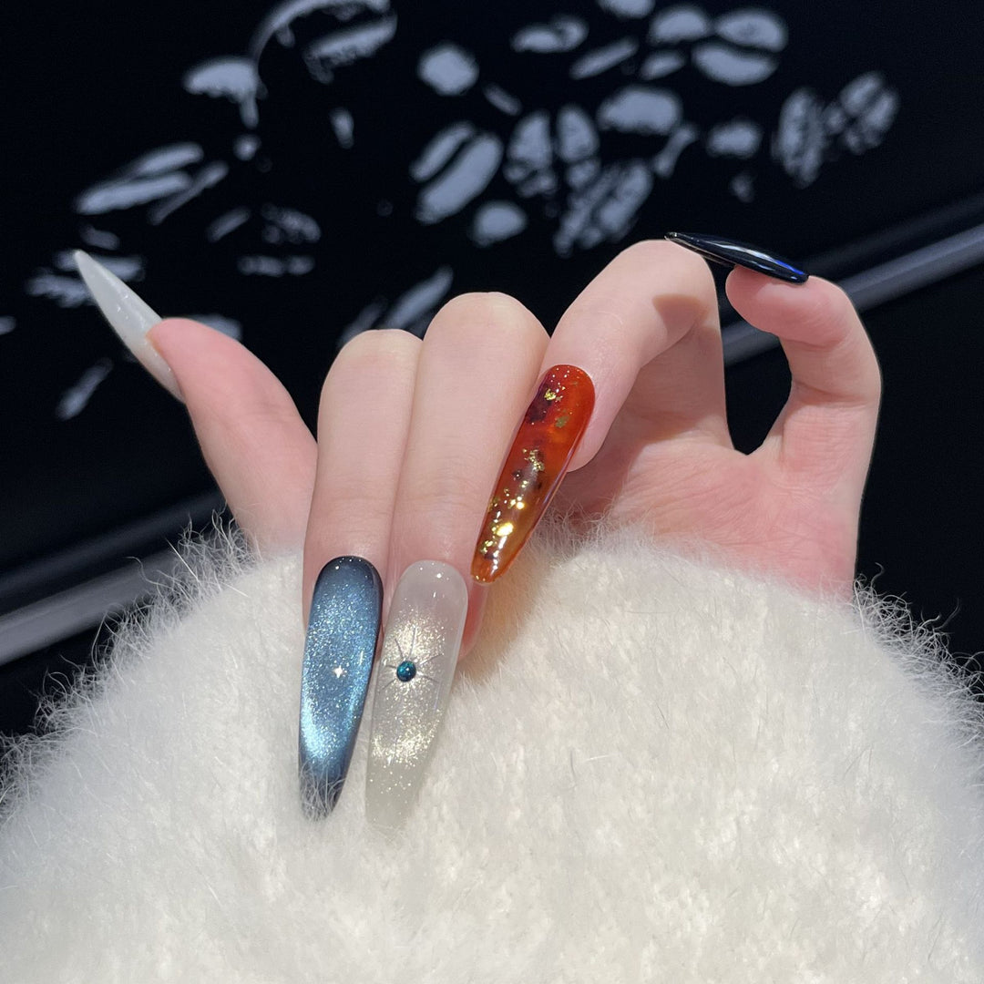 Extravagantes Press-On-Nagelkunst-Set mit kosmischem Thema Karnz