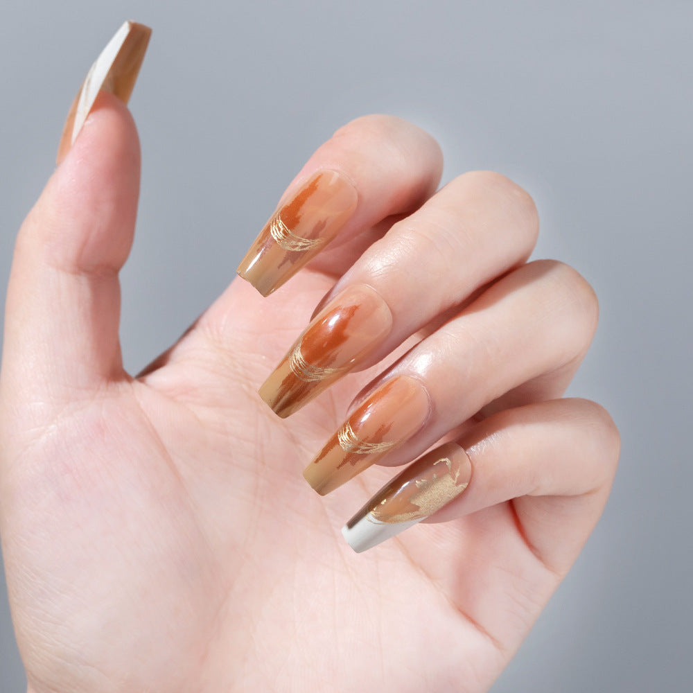 Künstlerisches Florales Press-On Nageldesign Karnz