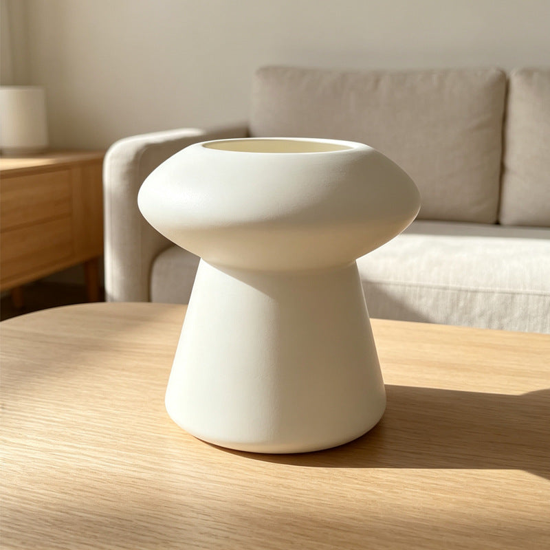 Zeitgenössische Skulpturierte Dekorative Vase Karnz