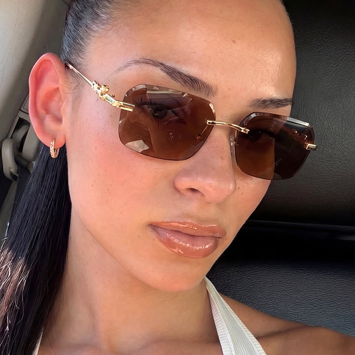 Damen modische quadratische Sonnenbrille mit elegantem Goldrahmen und schützendem UV-Filter Karnz