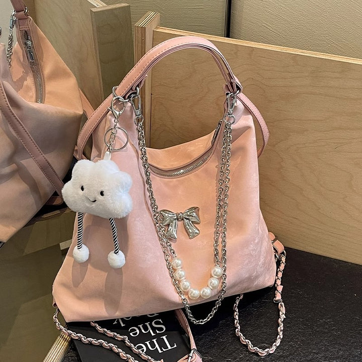 Modische Handtasche mit Einzigartigem Anhänger und Kettenakzenten Karnz
